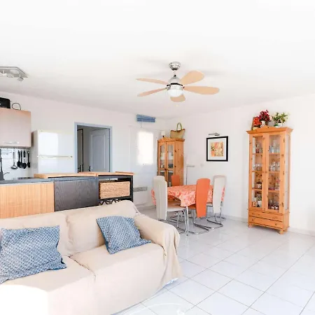 T3 Avec Piscine, Terrasse Vue Et Parking Prive - Fr-1-409-219