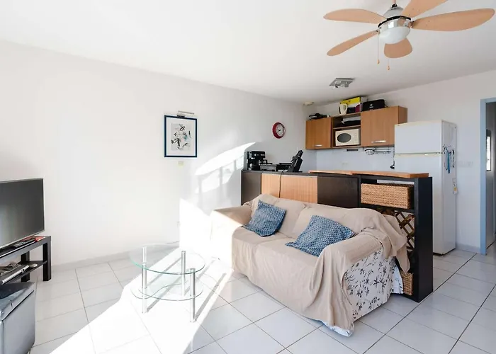 T3 Avec Piscine, Terrasse Vue Et Parking Prive - Fr-1-409-219 פלורי