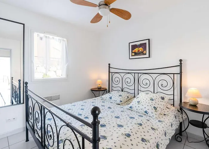 T3 Avec Piscine, Terrasse Vue Et Parking Prive - Fr-1-409-219 * פלורי