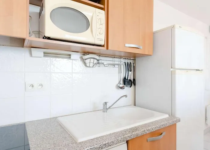 T3 Avec Piscine, Terrasse Vue Et Parking Prive - Fr-1-409-219 פלורי